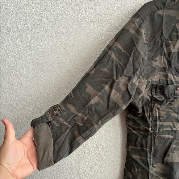 Social Standard by Sanctuary Ladies Tencel Boyfriend Shirt Camo M - Picture 7 of 12